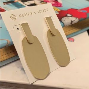 Kendra Scott Jewelry - Kendra Scott Aragon Hammered Drop Earrings in Gold Kendra Scott Jewelry - Kendra Scott Aragon Hammered Drop Earrings in Gold